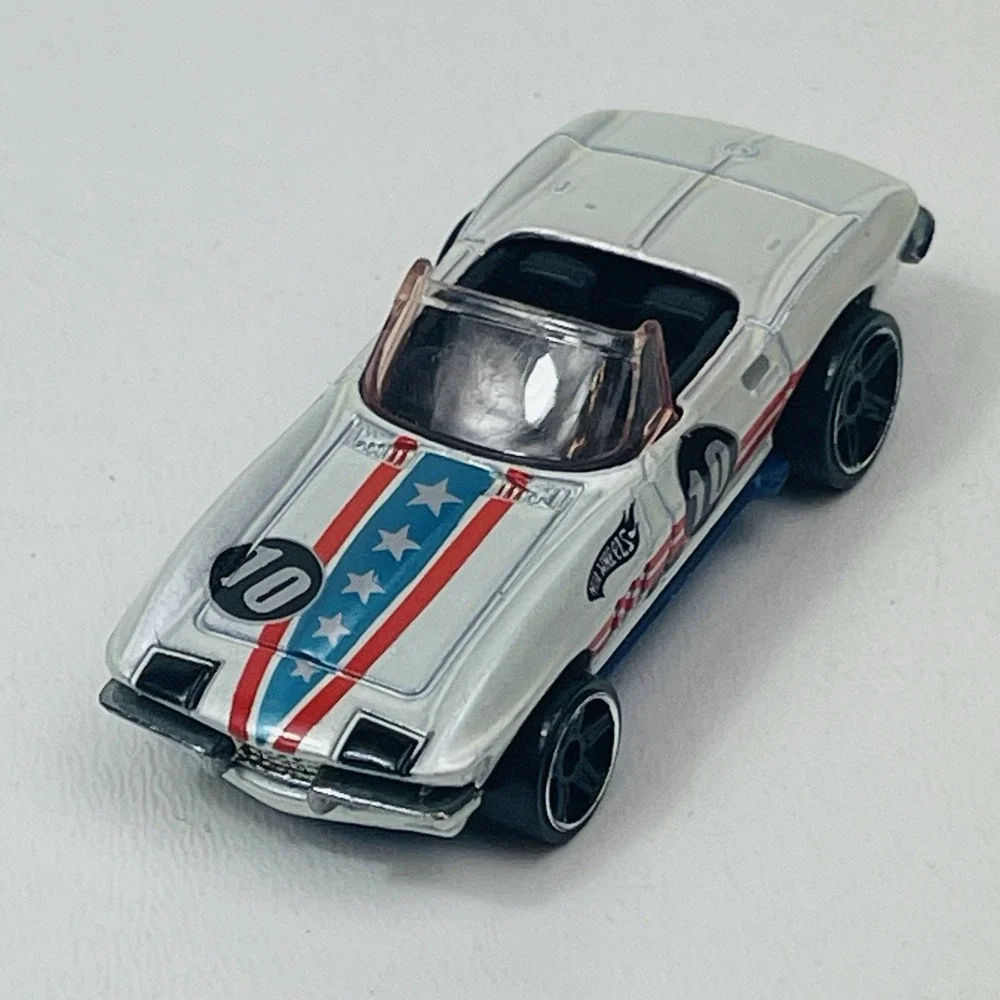 Hot Wheels '65 Chevrolet Corvette White Convertible #10 1:64 Diecast VGUC C136A